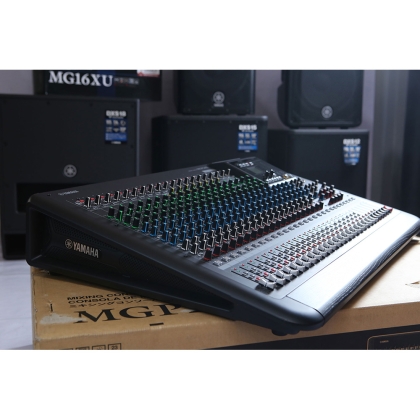 Mixer Yamaha MGP24X