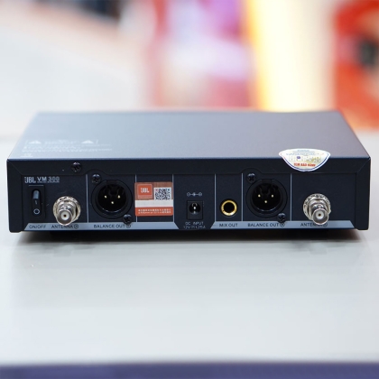 Micro không dây JBL VM300