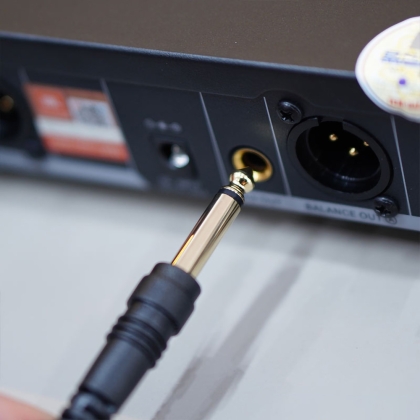 Micro không dây JBL VM300