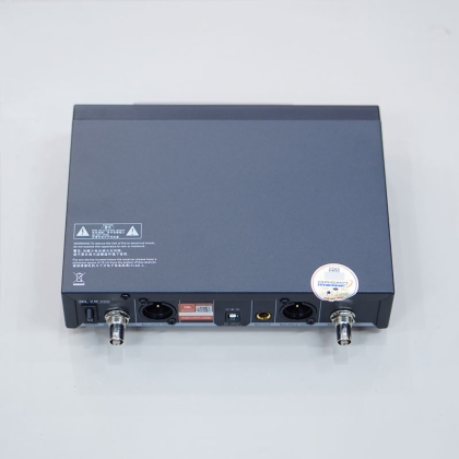 Micro không dây JBL VM300