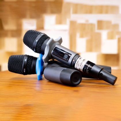 Micro không dây JBL VM200