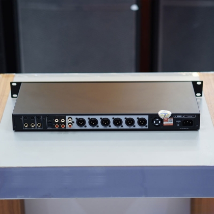 Vang số JBL KX180A