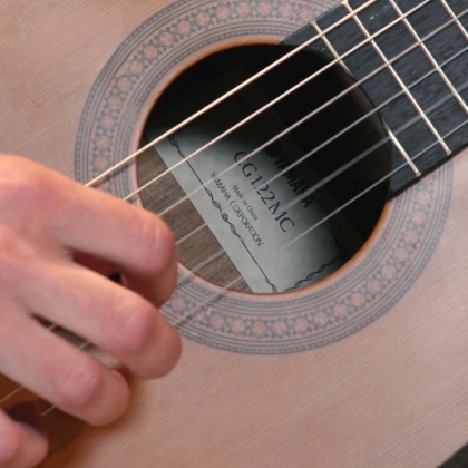 Đàn Classic Guitar YAMAHA CG122MC