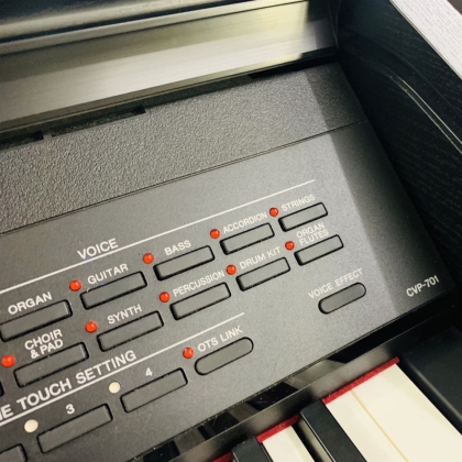 Đàn Piano Yamaha CVP 701