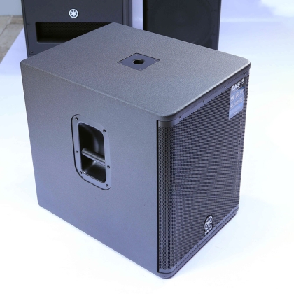 Loa Sub có công suất Yamaha DXS15