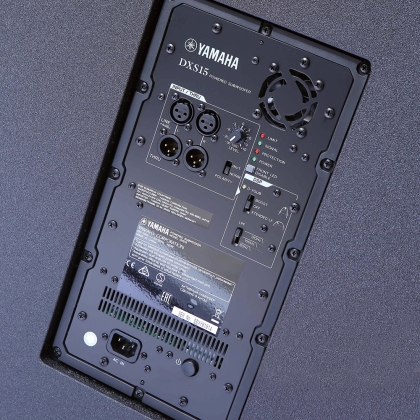 Loa Sub có công suất Yamaha DXS15
