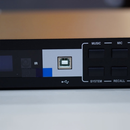 Vang số JBL KX180A