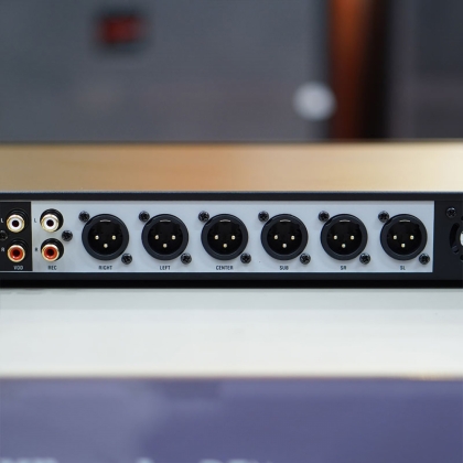 Vang số JBL KX180A