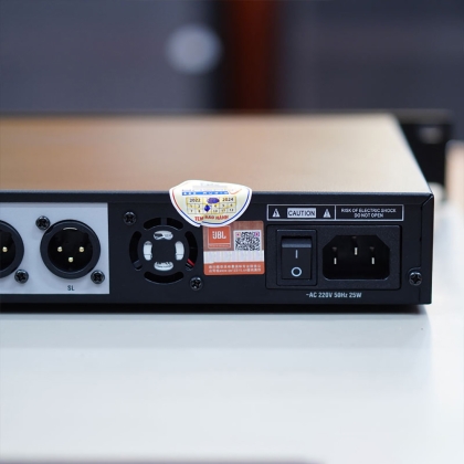 Vang số JBL KX180A